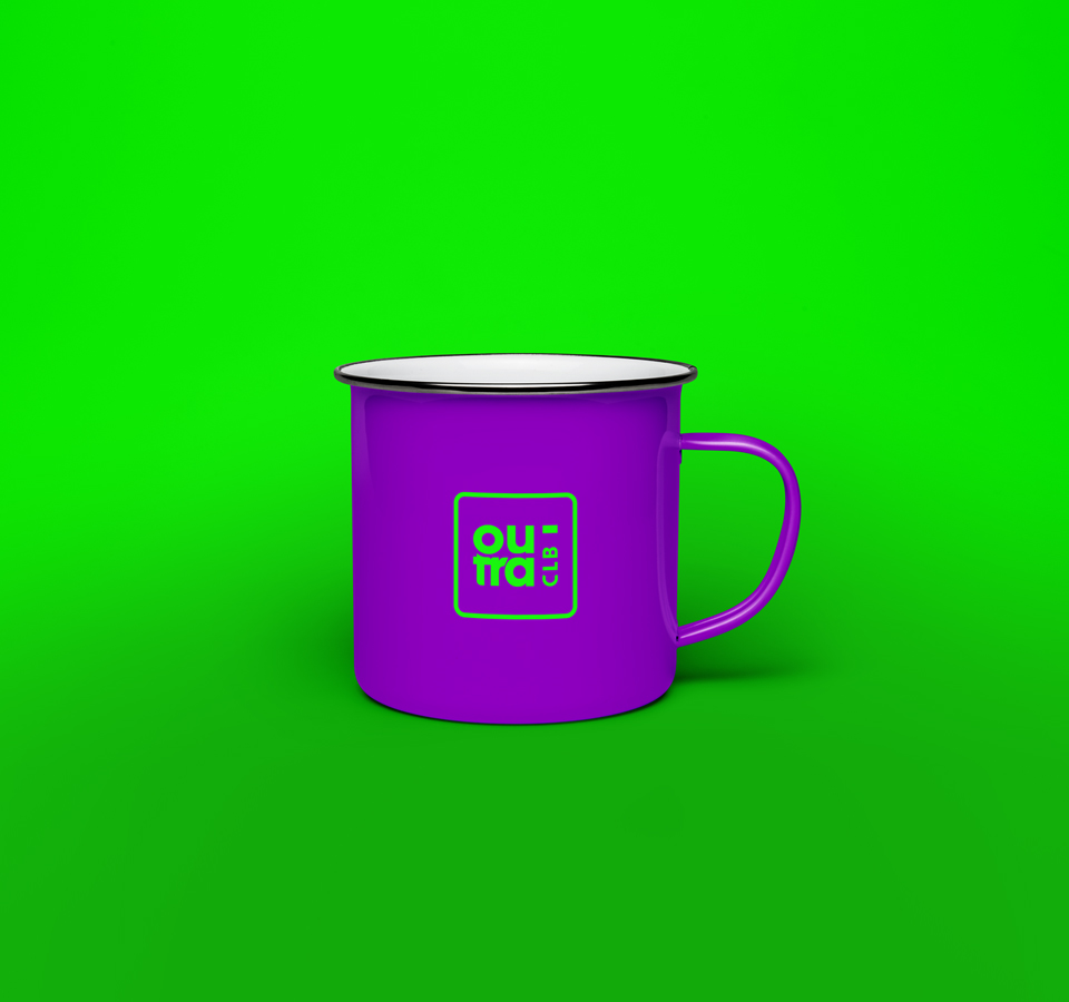 Caneca com a marca Outra CLB